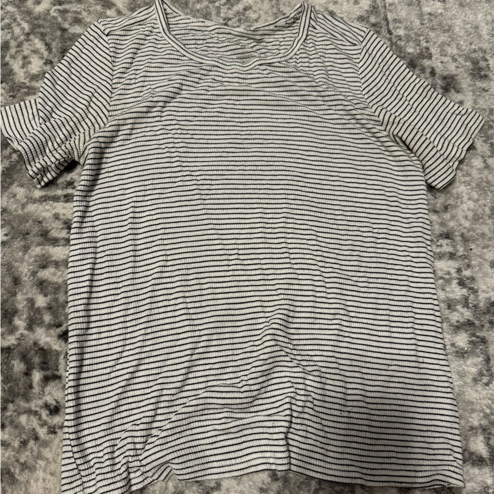 Black and white American Eagle stripped top